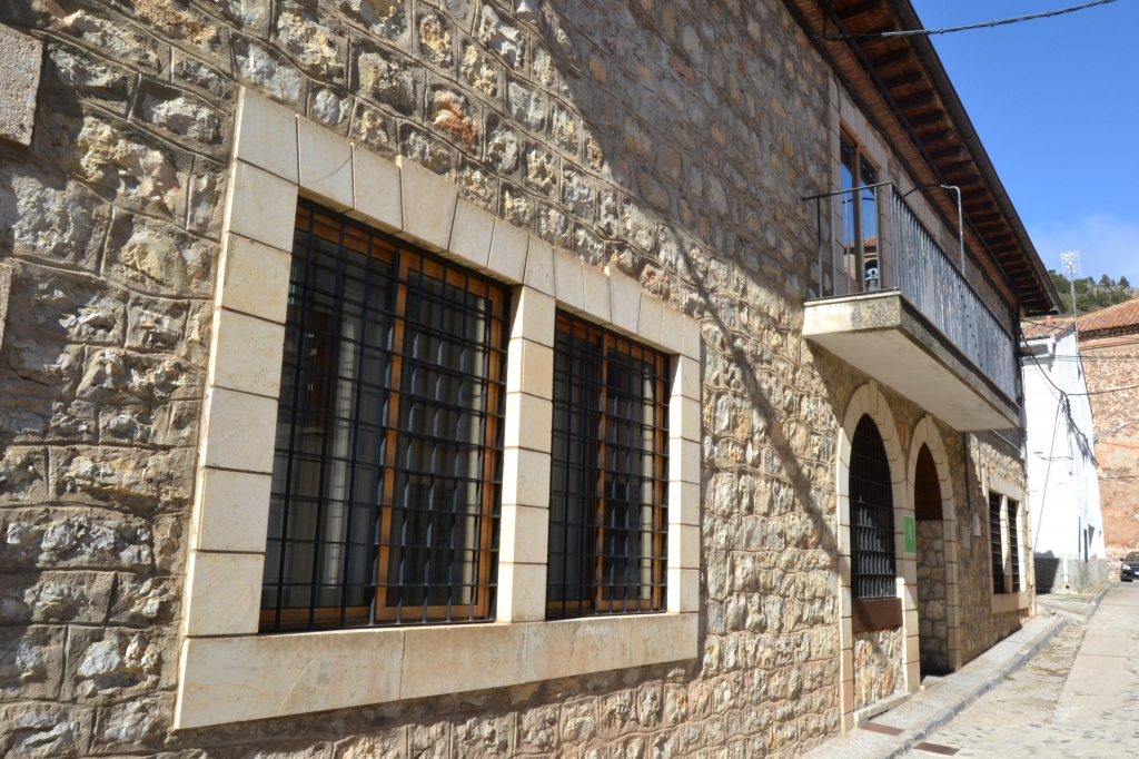 Fachada del Albergue